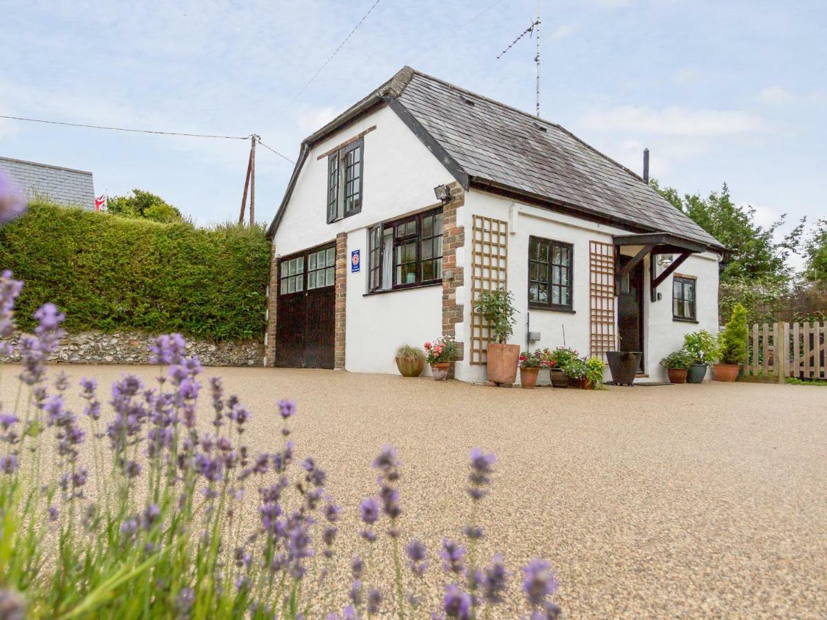 Little England Cottage Milborne Saint Andrew Bagian luar foto